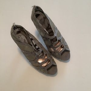 Anne Michelle All Man Made Material Light Gray Size 8